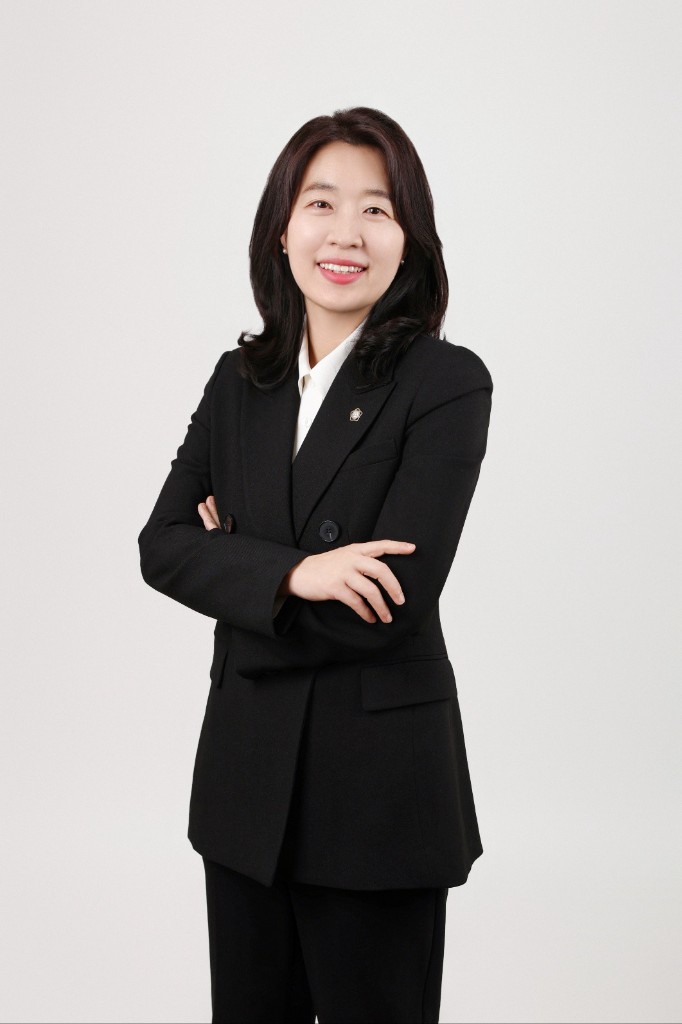 신안나 변호사 프로필 사진